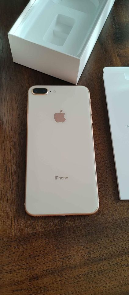 Second Hand Iphone 8 plus. 64 GB. Excellent condition For sale Leduc County, Alberta