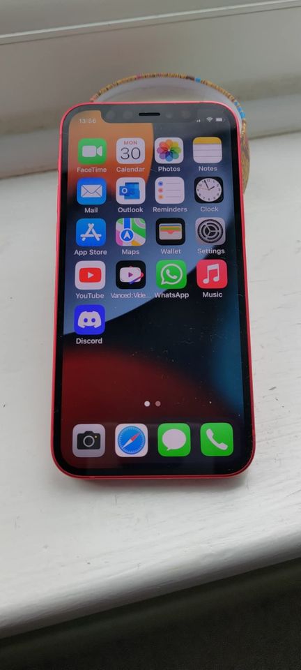 Second Hand Apple 2022 iPhone SE For Sale Calgary, Alberta Gallery Image
