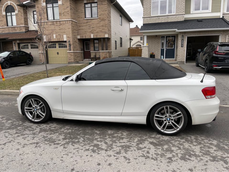 Second Hand 2009 BMW series 1 For Sale Ottawa, Ontario Gallery Image