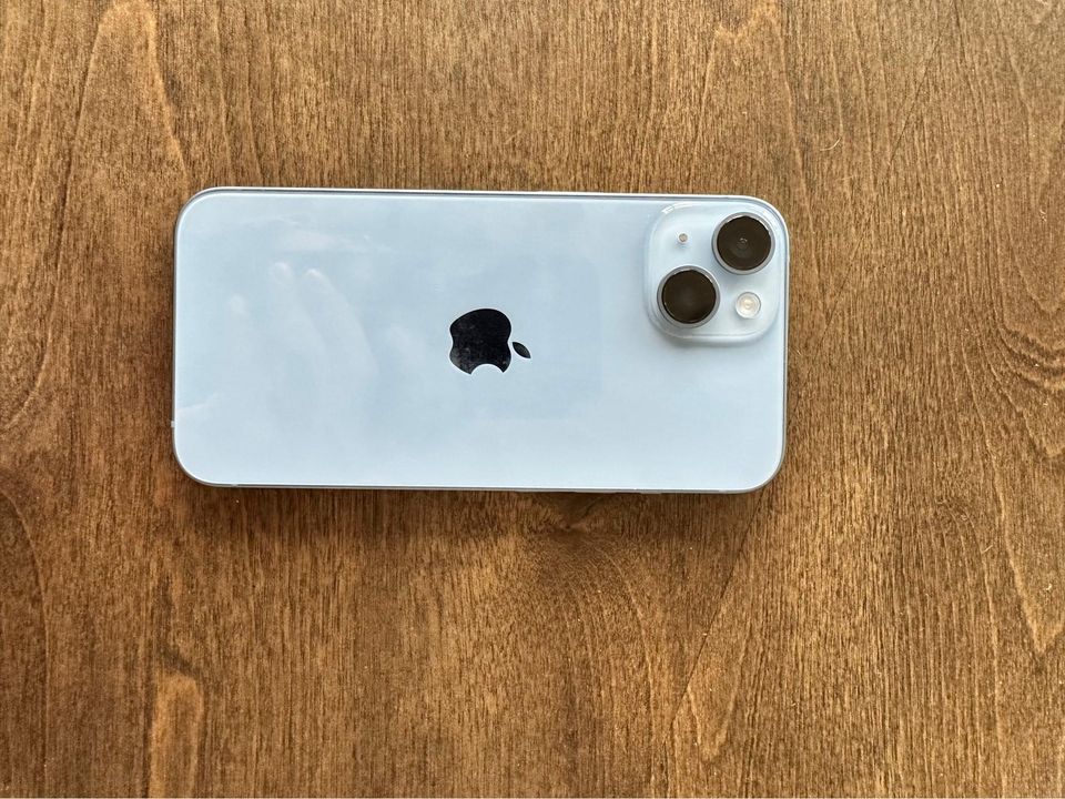 Second Hand Mint 100% Battery – iPhone 14 128 GB – Blue – Fake For Sale Calgary, Alberta Gallery Image