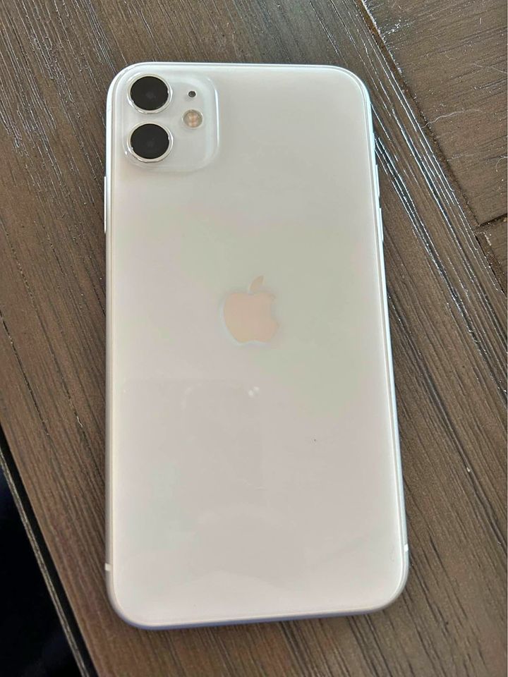 Second Hand IPhone 11 256GB For sale Asquith, Saskatchewan