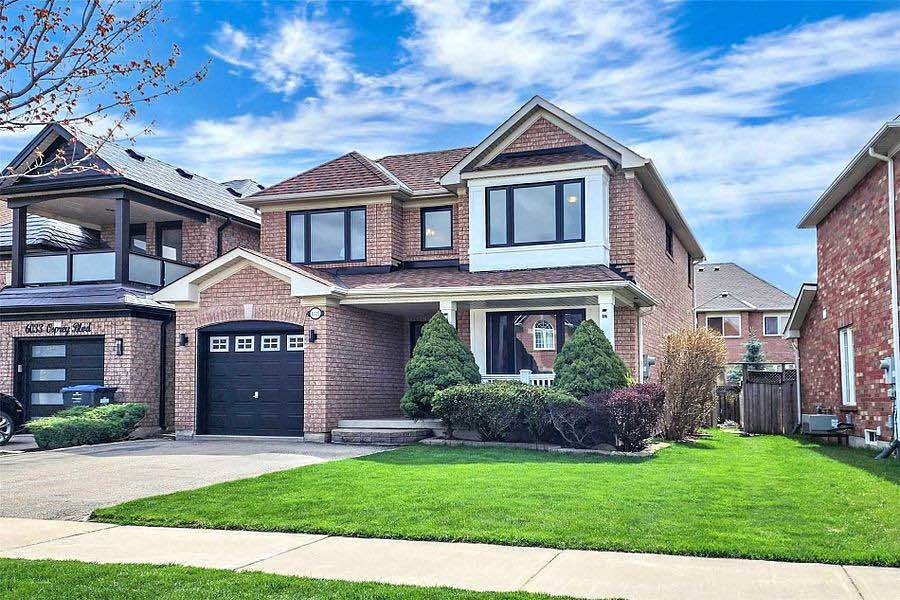 3 Beds 3 Baths House For Sale Mississauga, Ontario