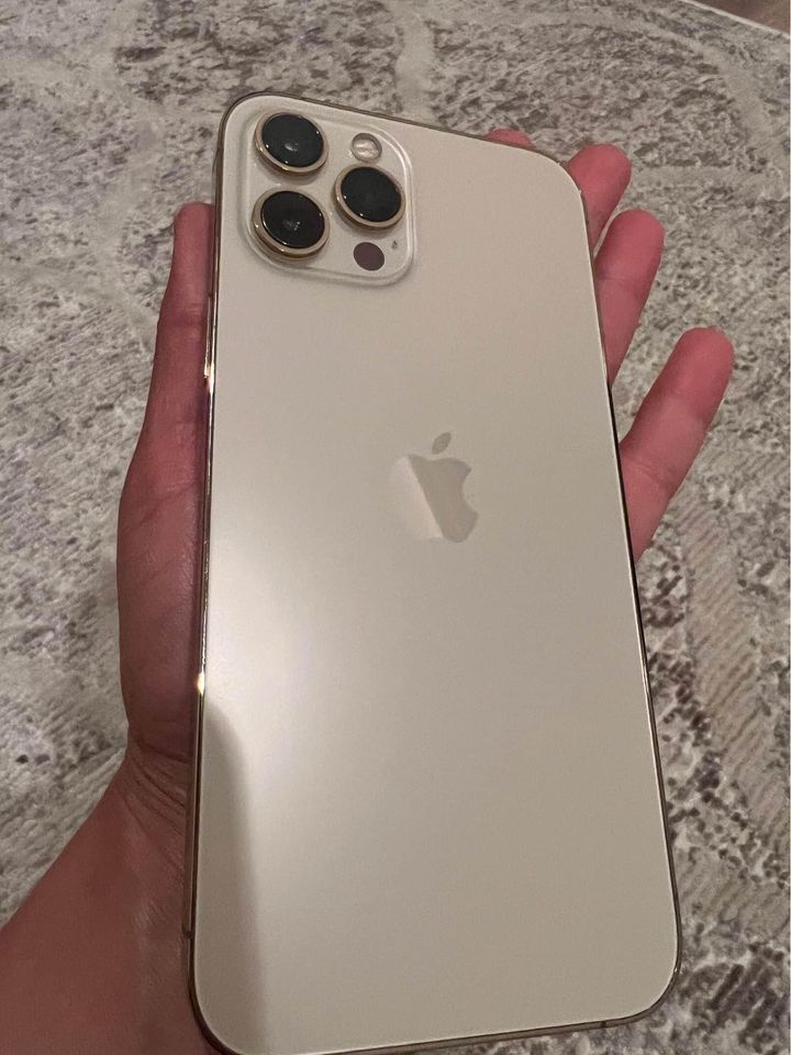 Second Hand I Phone 12 Pro Max For Sale Lethbridge, Alberta Gallery Image