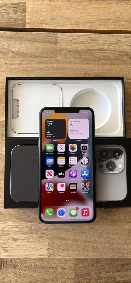 Second Hand IPHONE 11 PRO MAX For Sale Calgary, Alberta Gallery Image