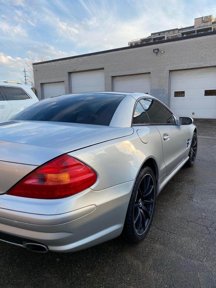 Second Hand 2005 Mercedes-Benz sl550 For Sale Toronto, Ontario Gallery Image