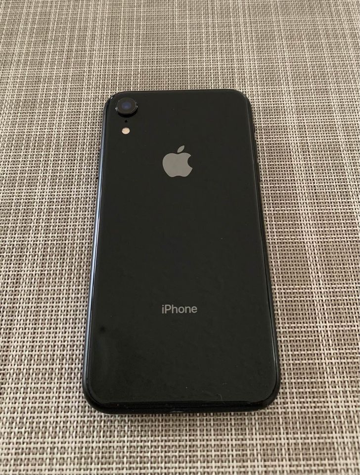Second Hand Like New Iphone XR For Sale Kelowna, British columbia Gallery Image