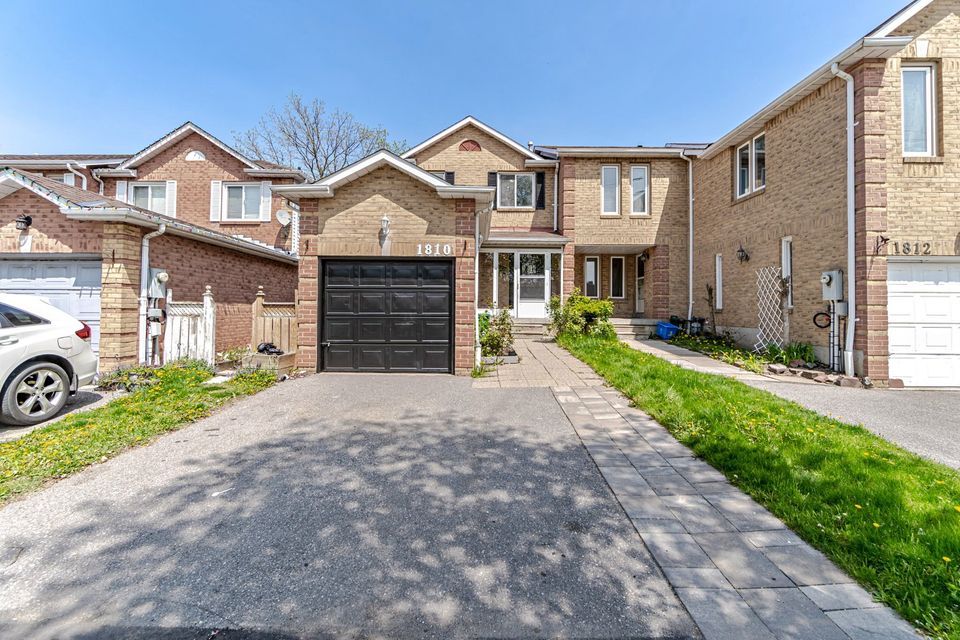 3 Beds 3 Baths Townhouse For Sale Pickering, Ontario
