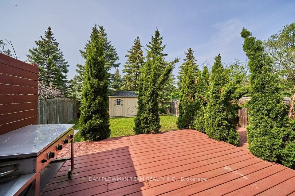 3 Beds 4 Baths House For sale Beaver Valley Cres, Oshawa, Ontario Gallery Image