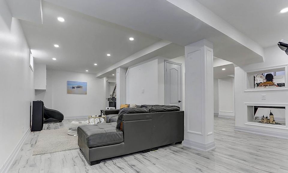 4 Beds 4 Baths For Sale Markham, Ontario Gallery Image